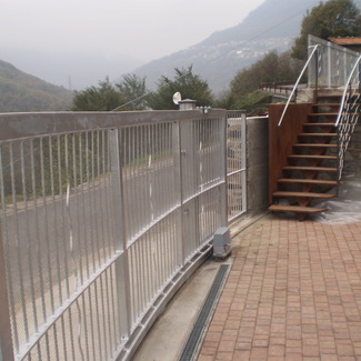 SCALA IN COR-TEN E ACCIAIO INOX.JPG...